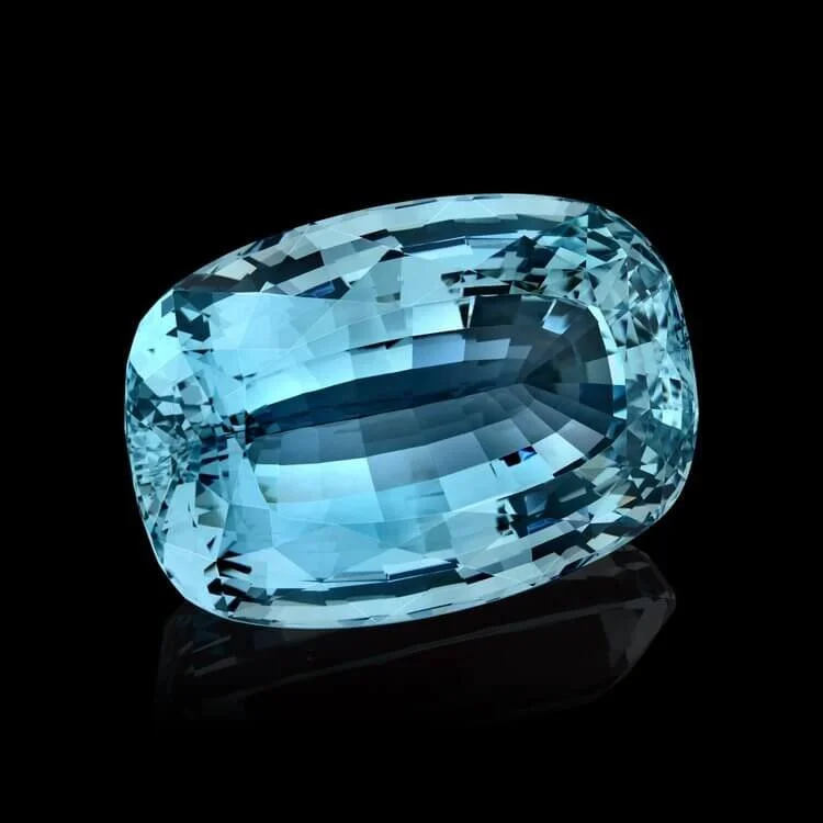 518.16ct Natural Aquamarine Stone — RAIMAN ROCKS